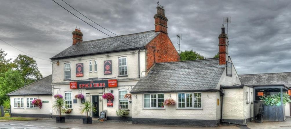 The Fordham Inn Sharnbrook エクステリア 写真