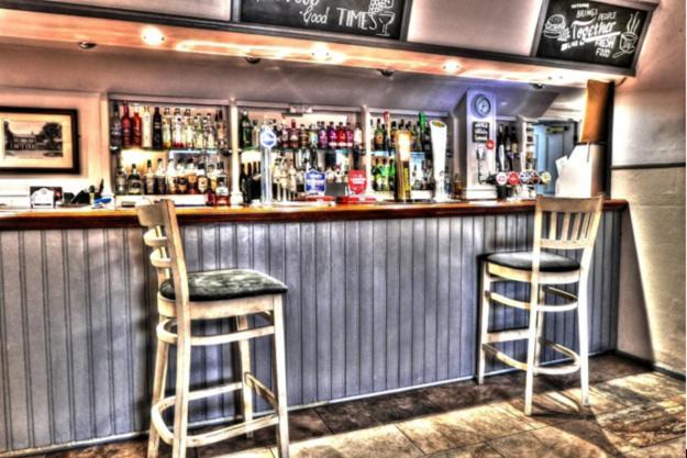 The Fordham Inn Sharnbrook エクステリア 写真