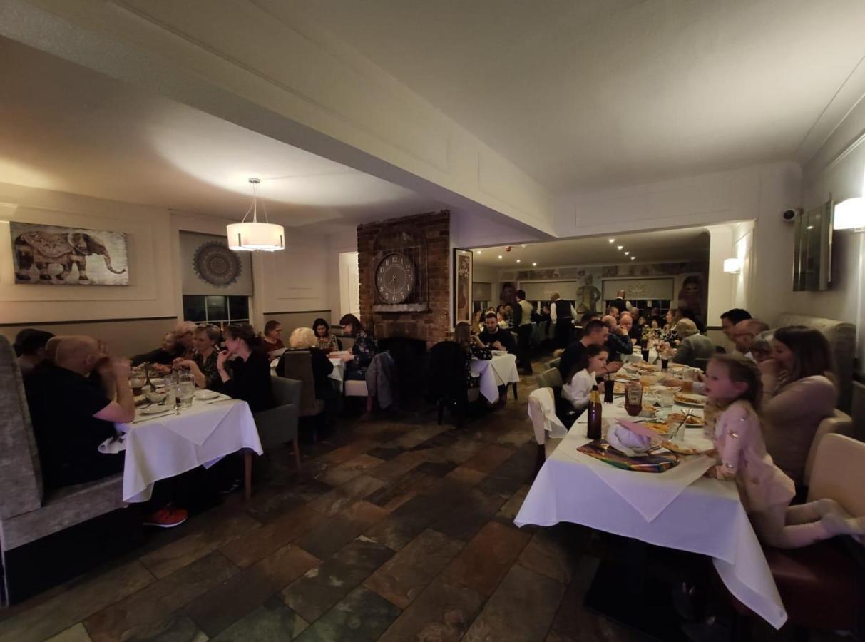 The Fordham Inn Sharnbrook エクステリア 写真